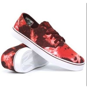 Nike braata LR premium red/white size 9